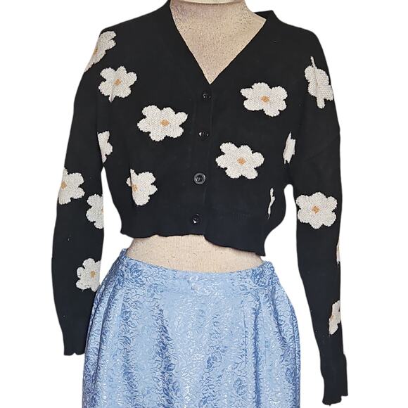 Daisy Cardigan Black Crop Sweater Size Small - Picture 1 of 3
